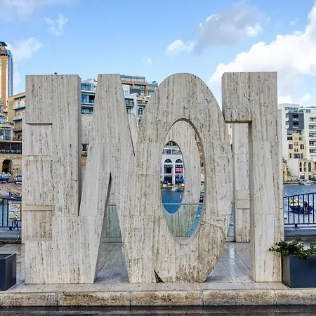 Stylish In The Heart Of The Apartamento St. Julian's